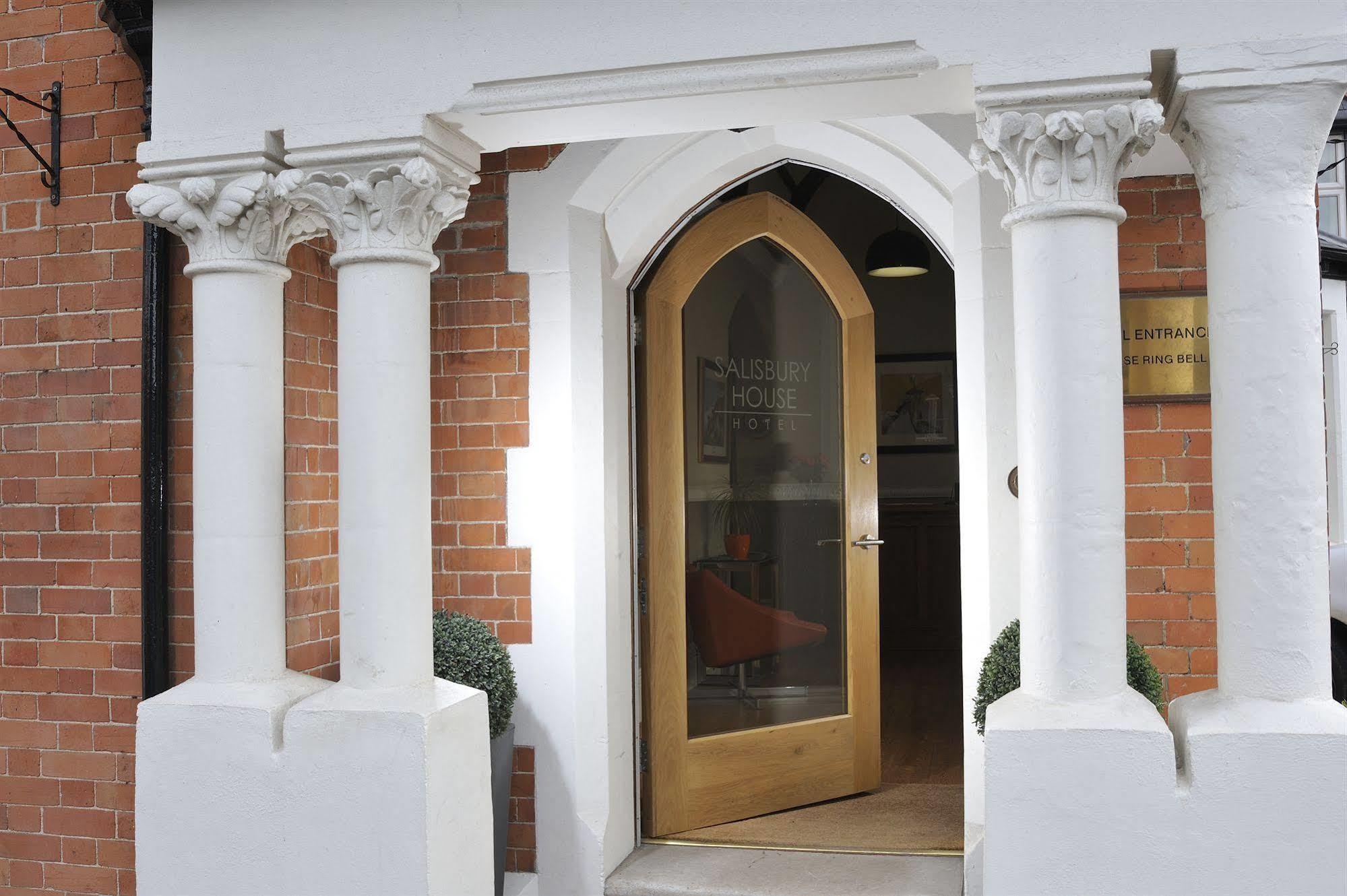 Taunton Town House Villa Exterior photo