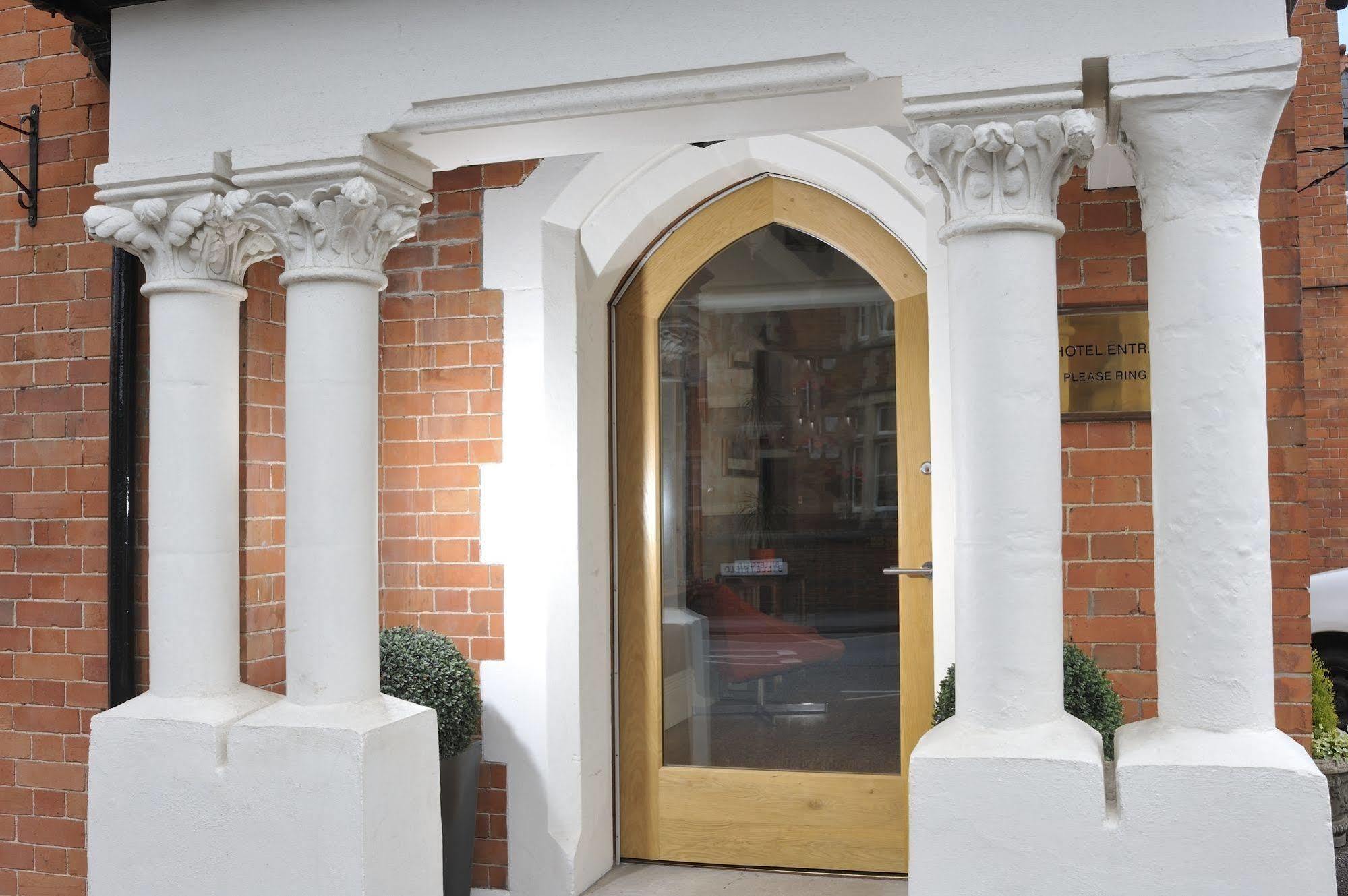 Taunton Town House Villa Exterior photo